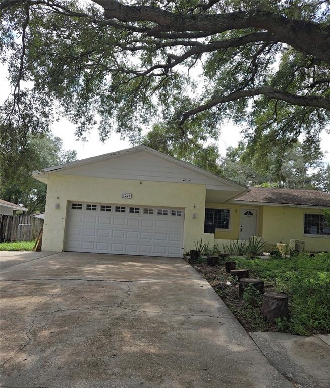 Oak Valley Dr, Seffner, FL 33584