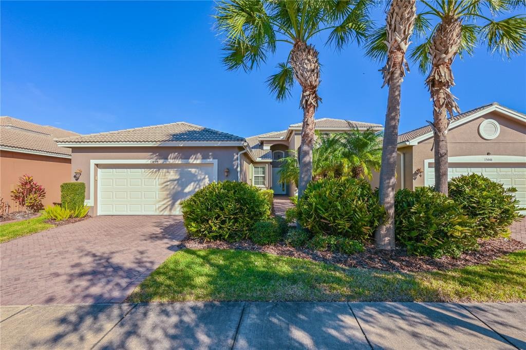 Aurora Lake Cir, Wimauma, FL 33598