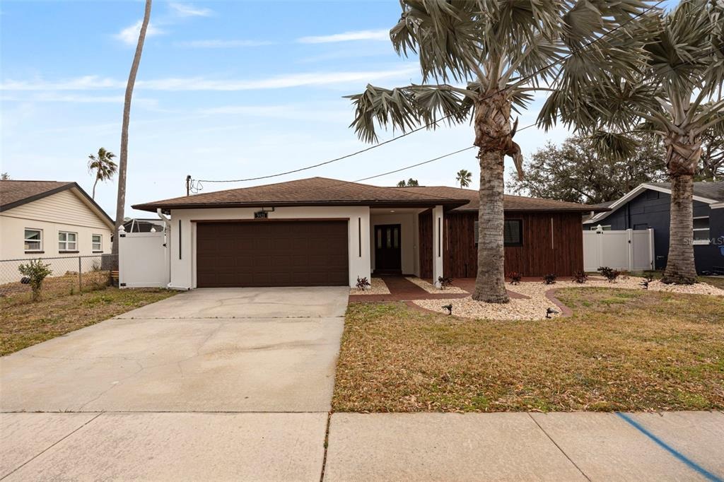 Denver St, Saint Petersburg, FL 33703