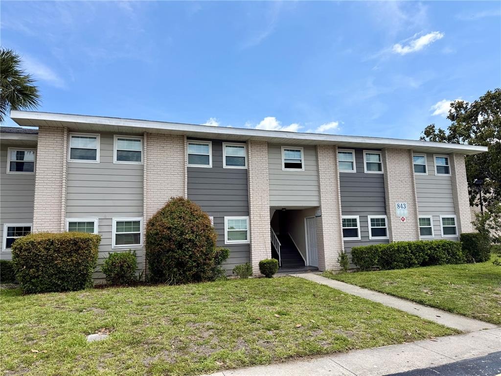 Sky Lake Cir, Orlando, FL 32809