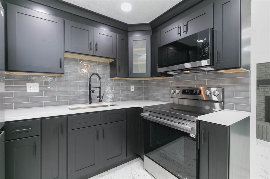 River Forest Cir, Tampa, FL 33604 #1