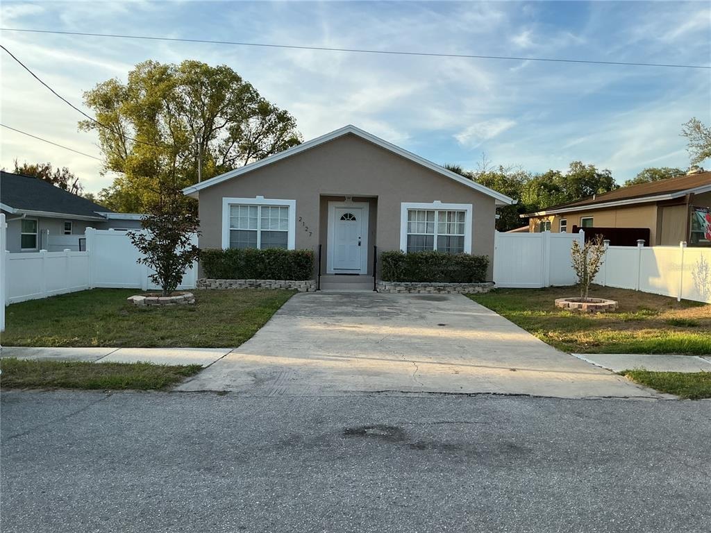 Perio St, Tampa, FL 33612