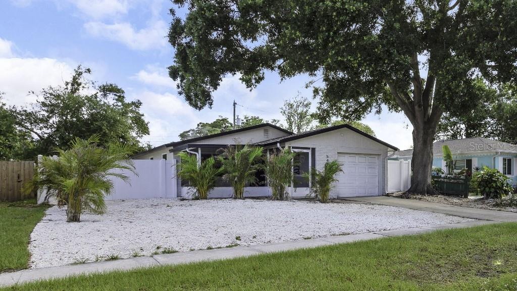 15th Ave, Gulfport, FL 33707