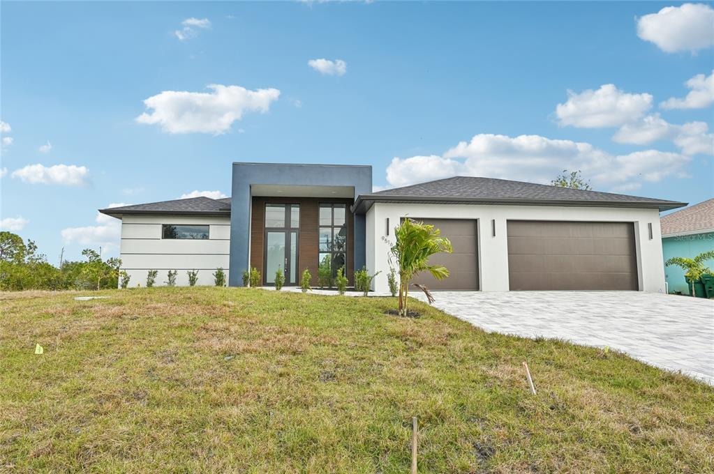 President Cir, Port Charlotte, FL 33981
