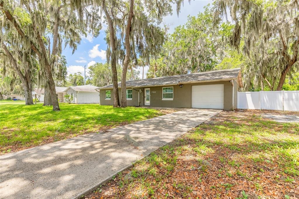 Queen Palm Dr, Edgewater, FL 32132