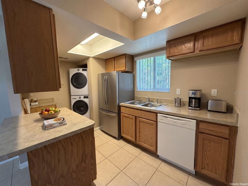 Green Shadows Pl, Orlando, FL 32811 #1