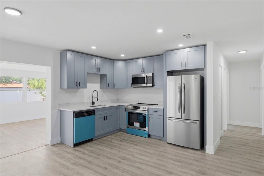 38th Ave, Saint Petersburg, FL 33713 #1