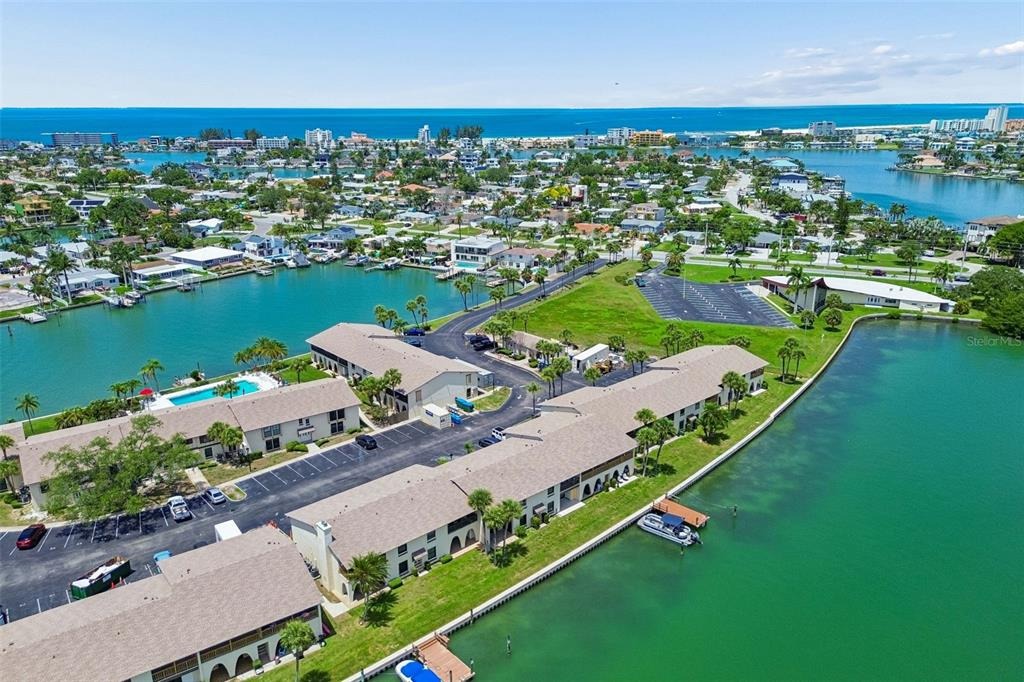 Plaza Seville Ct, Treasure Island, FL 33706