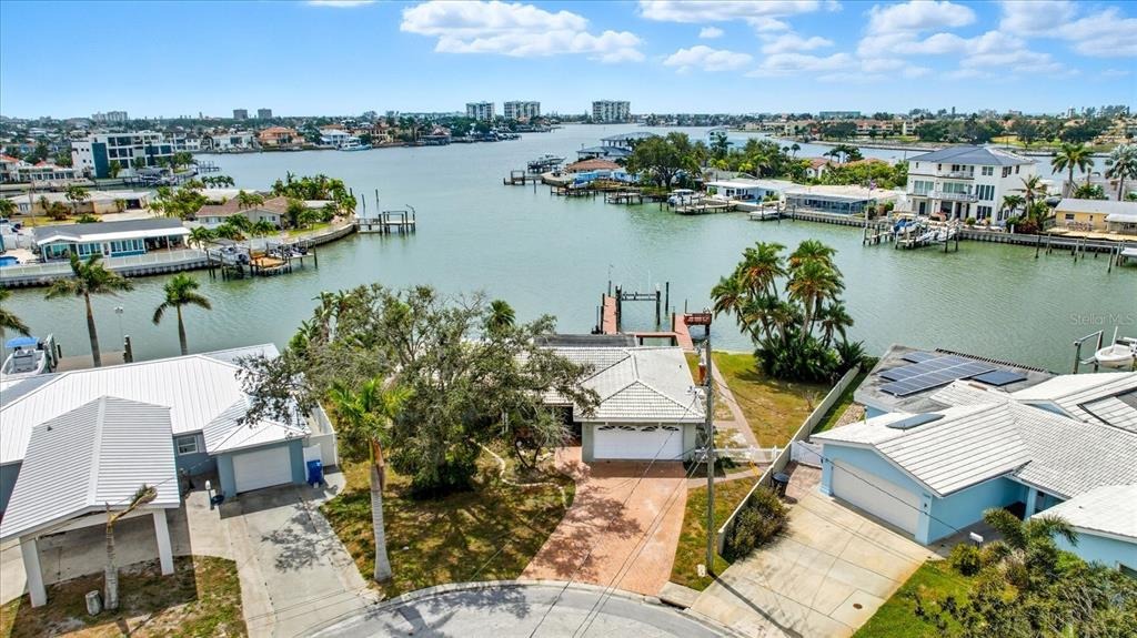 1st Ave, Saint Petersburg, FL 33707