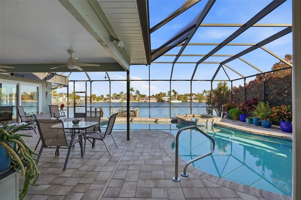 Shore Dr, Saint Petersburg, FL 33705