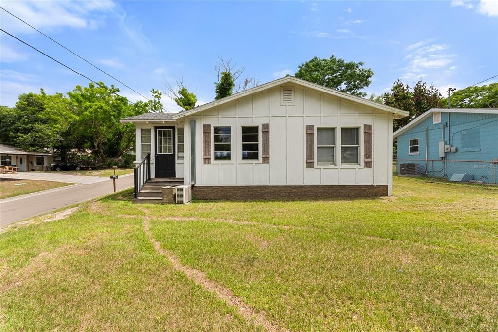 Weaver Ave, Lake Wales, FL 33853