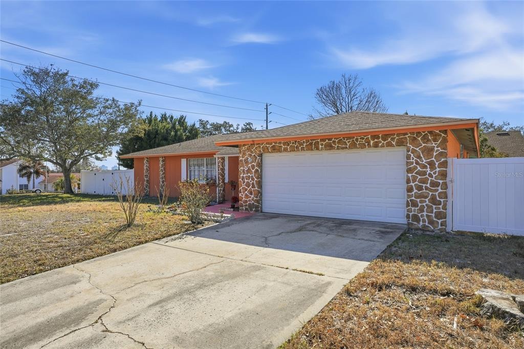 Crestlake Dr, Orlando, FL 32819