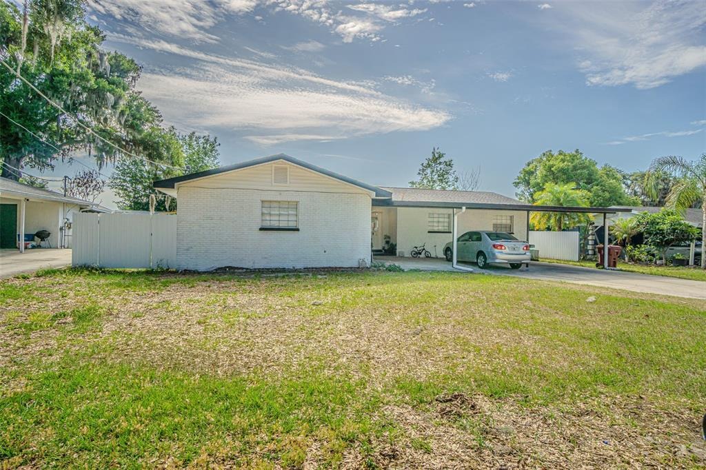 Eunice Dr, Plant City, FL 33563