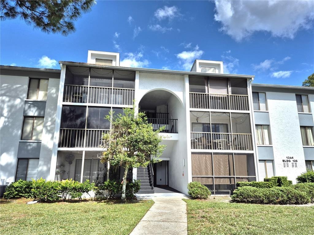 Pine Ridge Cir, Tarpon Springs, FL 34688