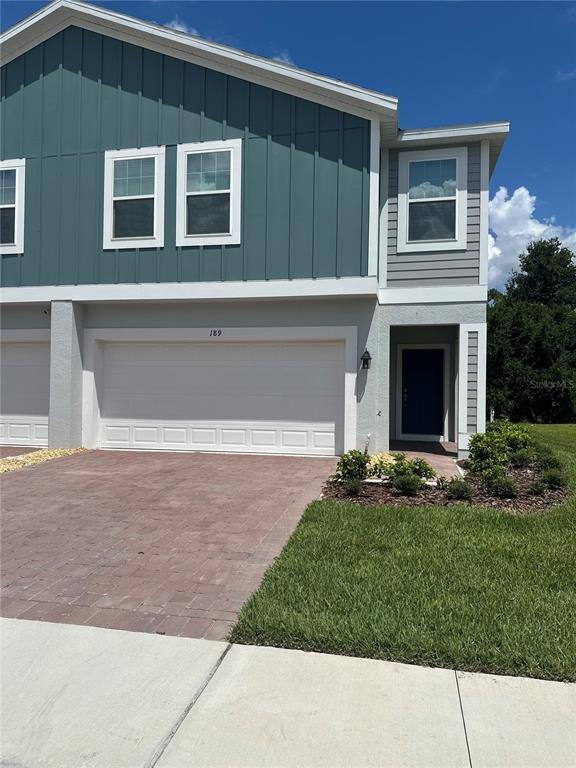 Glass Onion Dr, Howey IN The Hills, FL 34737