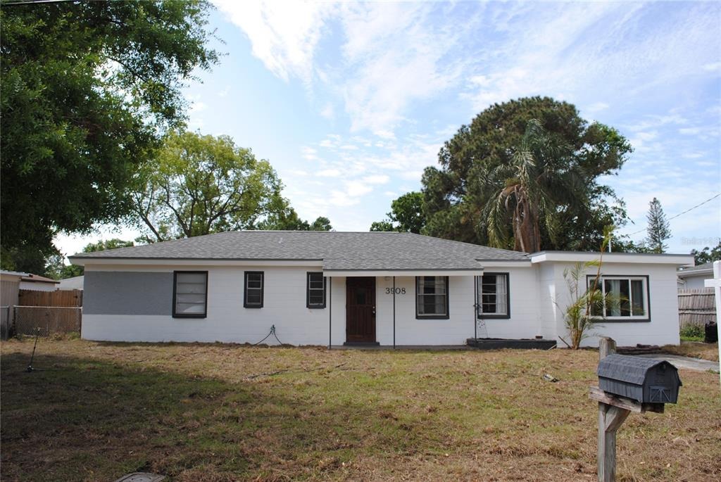 Wallace Ave, Tampa, FL 33611