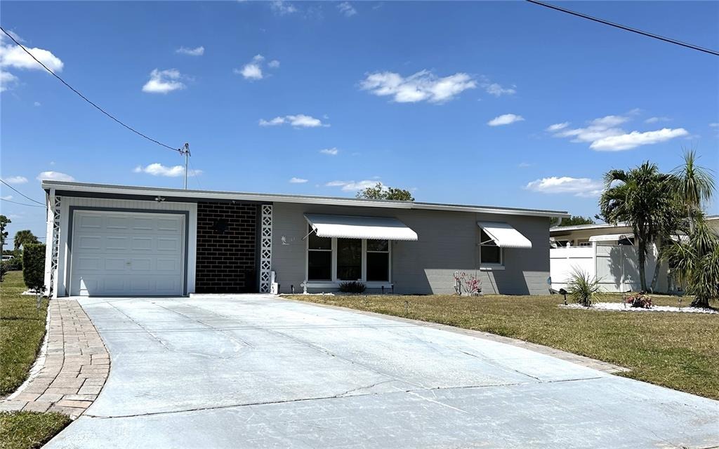 Poinsettia Cir, Port Charlotte, FL 33952