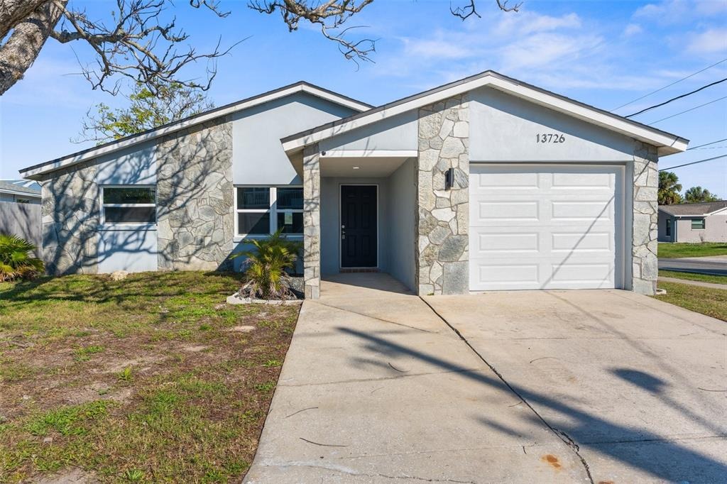 Michelle Ave, Hudson, FL 34667