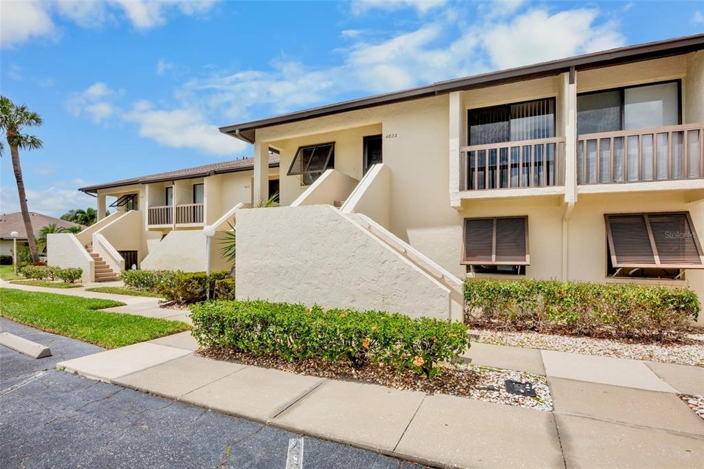 Longwater Chase , Sarasota, FL 34235