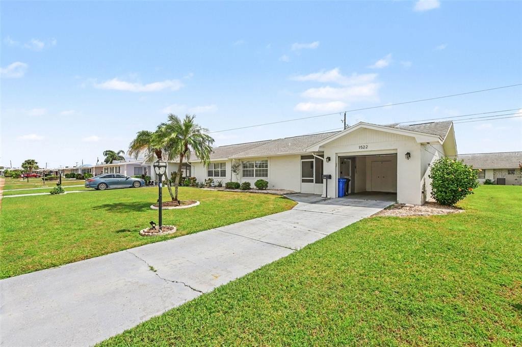 Belle Glade Ave, Sun City Center, FL 33573