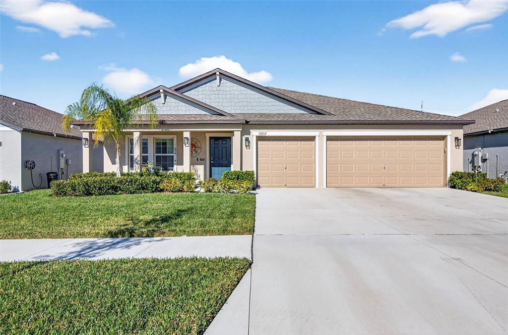 Zircon Red Dr, Wimauma, FL 33598