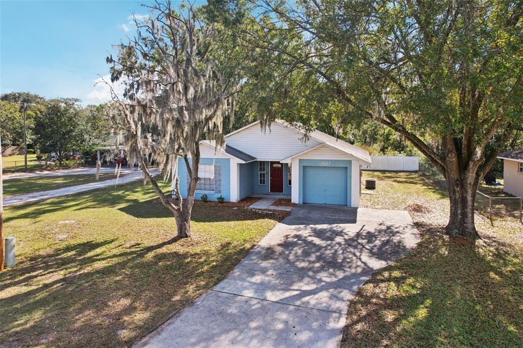 Reynolds St, Plant City, FL 33563