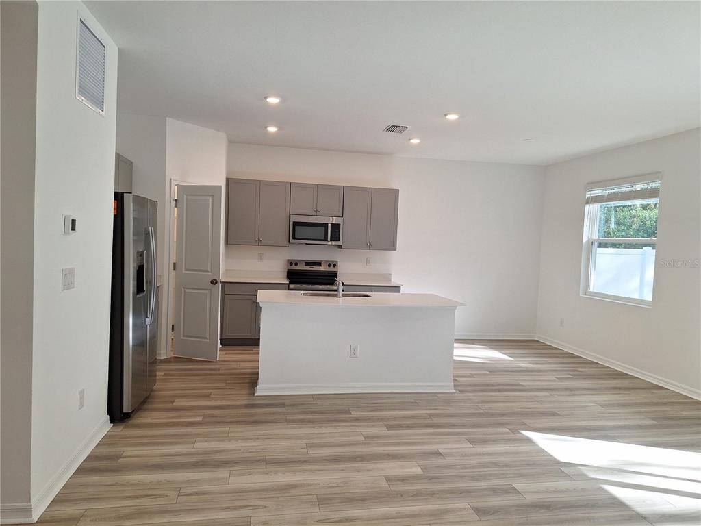 Mulrion Dr, Zephyrhills, FL 33541 #1