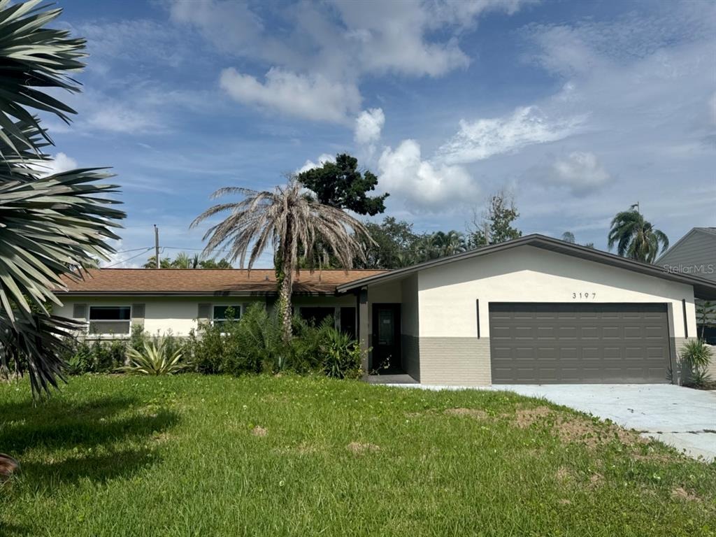 Walnut St, Saint Petersburg, FL 33704