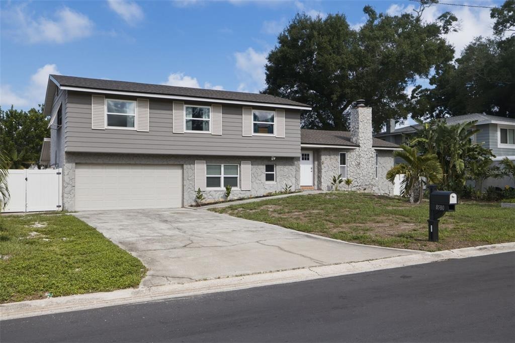 139th Ln, Seminole, FL 33776