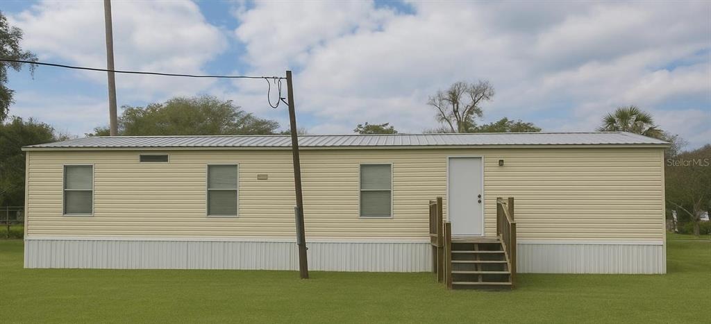 Cr 426 , Lake Panasoffkee, FL 33538