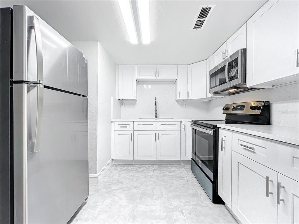 Sky Lake Cir, Orlando, FL 32809 #1