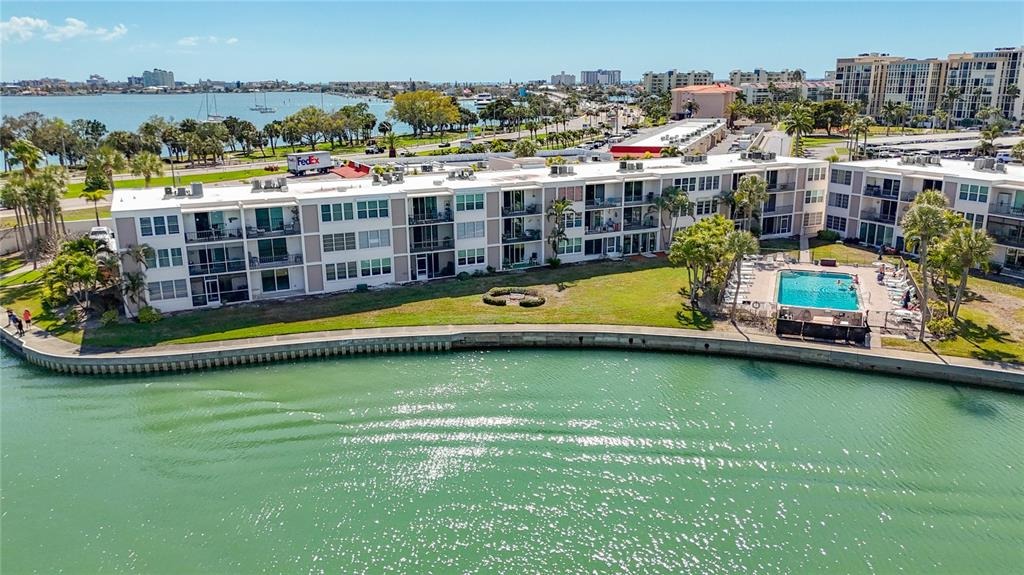 Bay Island Dr, South Pasadena, FL 33707