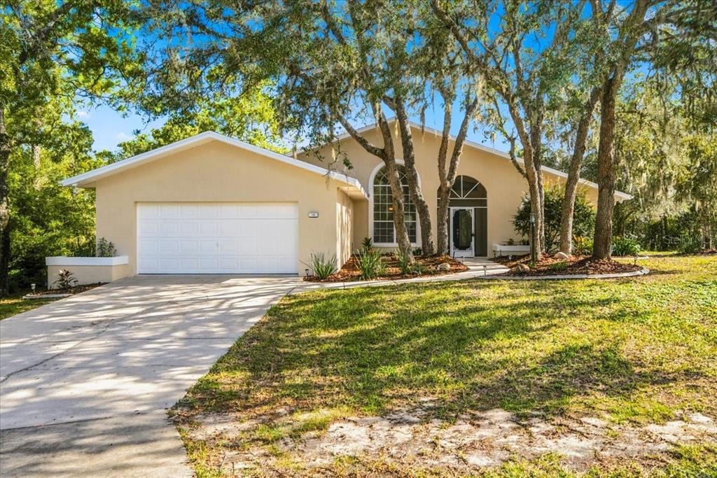 Dahlia Ct, Homosassa, FL 34446