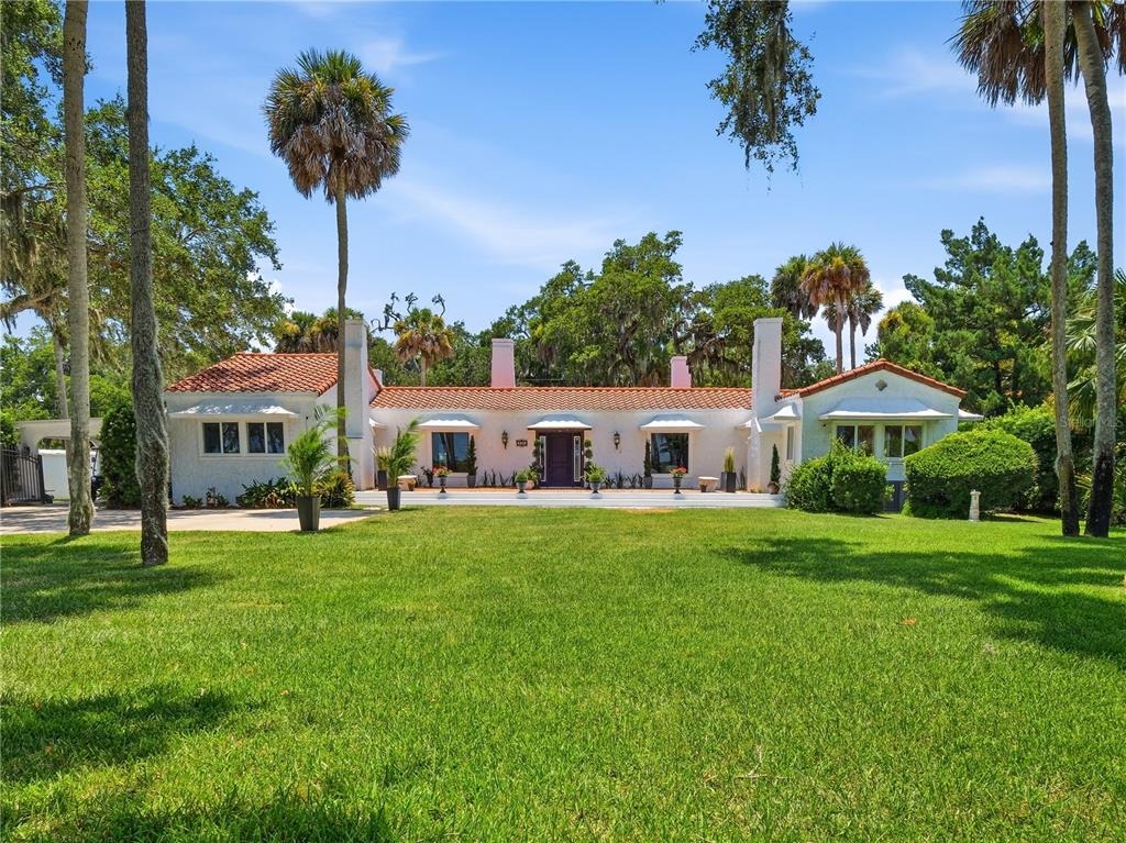Riverside Dr, New Smyrna Beach, FL 32168