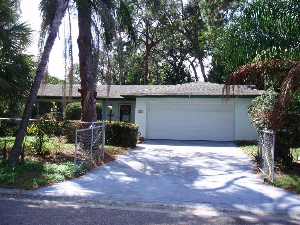 Monroe Cir, Saint Petersburg, FL 33703