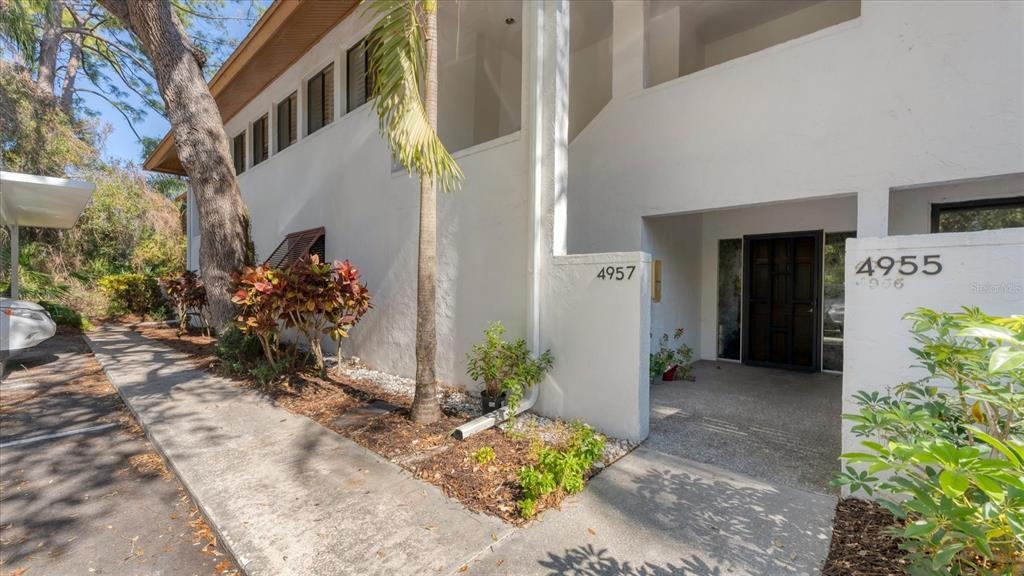Cross Creek Rd, Sarasota, FL 34231