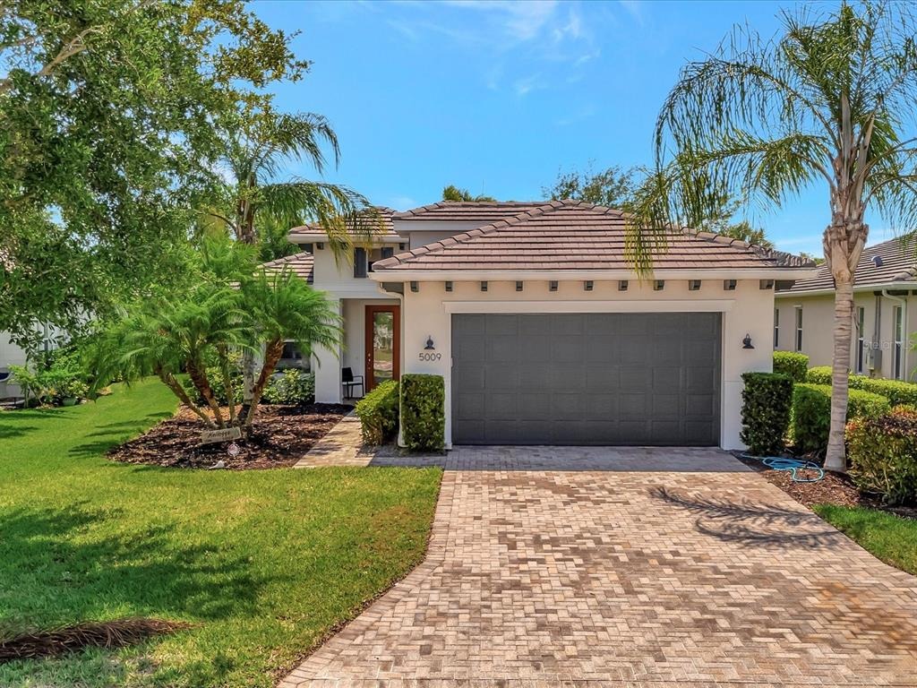 Lake Overlook Ave, Bradenton, FL 34208