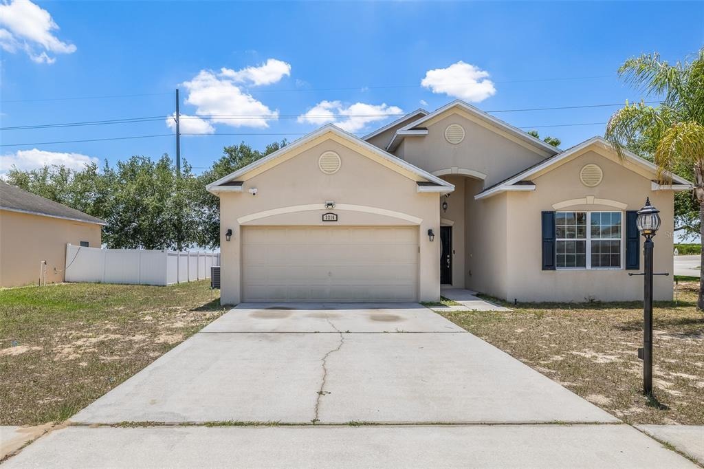 Lynrock Ave, Dundee, FL 33838