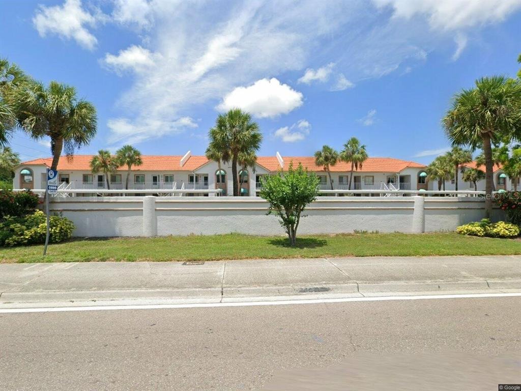Madeira Ct, Sarasota, FL 34233