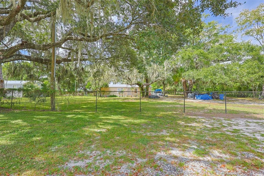 Wilkinson Dr, Plant City, FL 33566