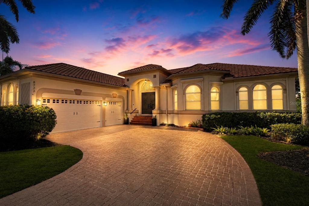 Lake Cir, Fort Myers, FL 33908