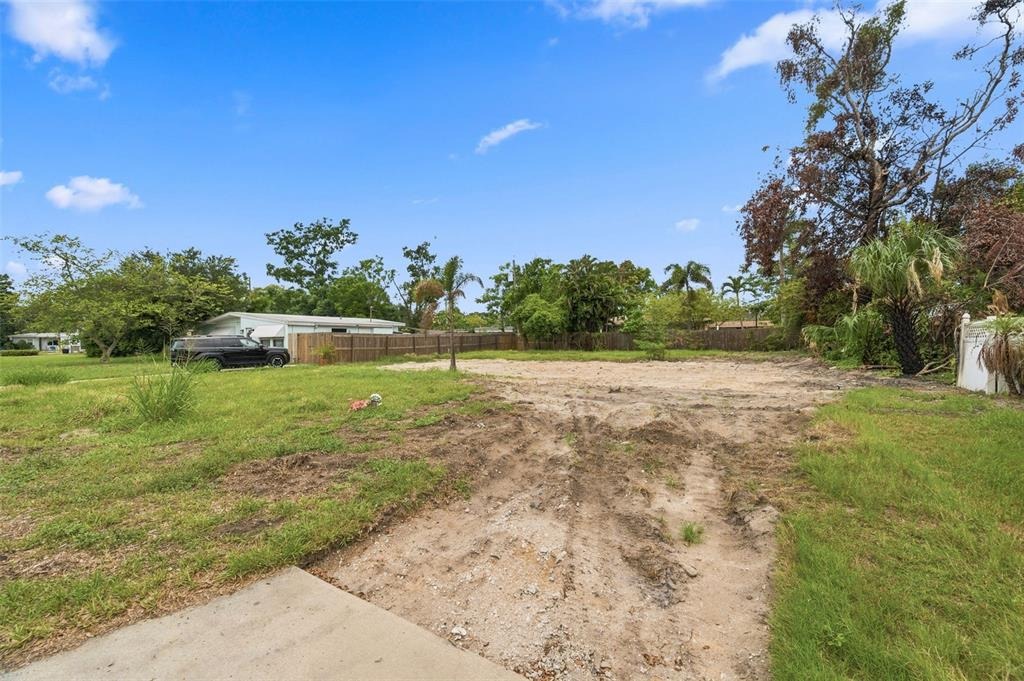Neptune Dr, Saint Petersburg, FL 33705