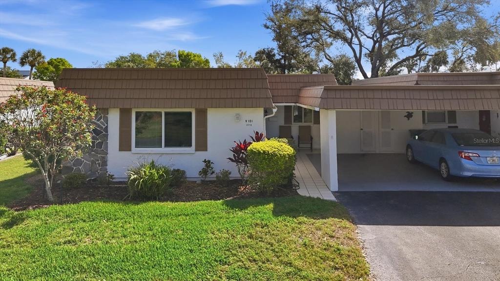 Riverbluff Ct, Sarasota, FL 34231