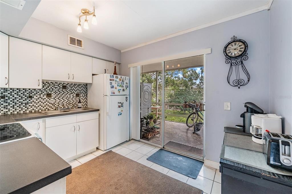 40th Ave, Kenneth City, FL 33709 #1