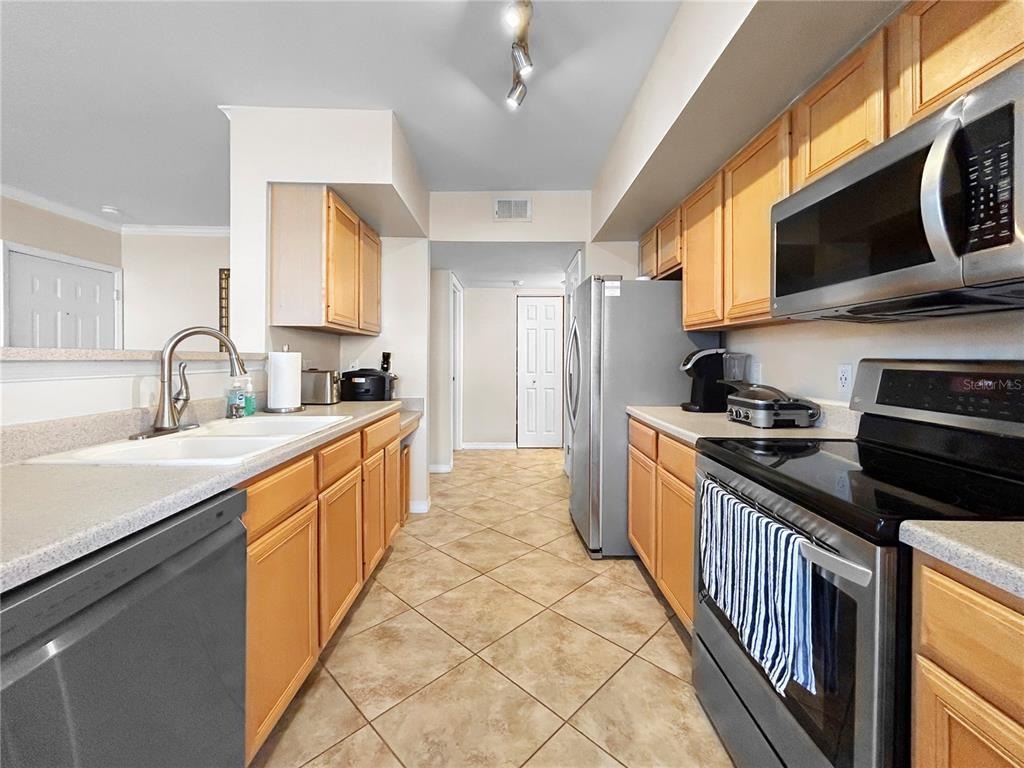 Villagio Cir, Sarasota, FL 34237 #1