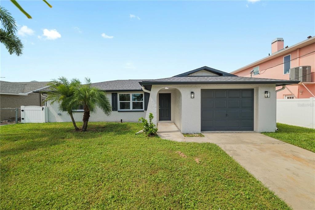 Harbor Dr, Hudson, FL 34667