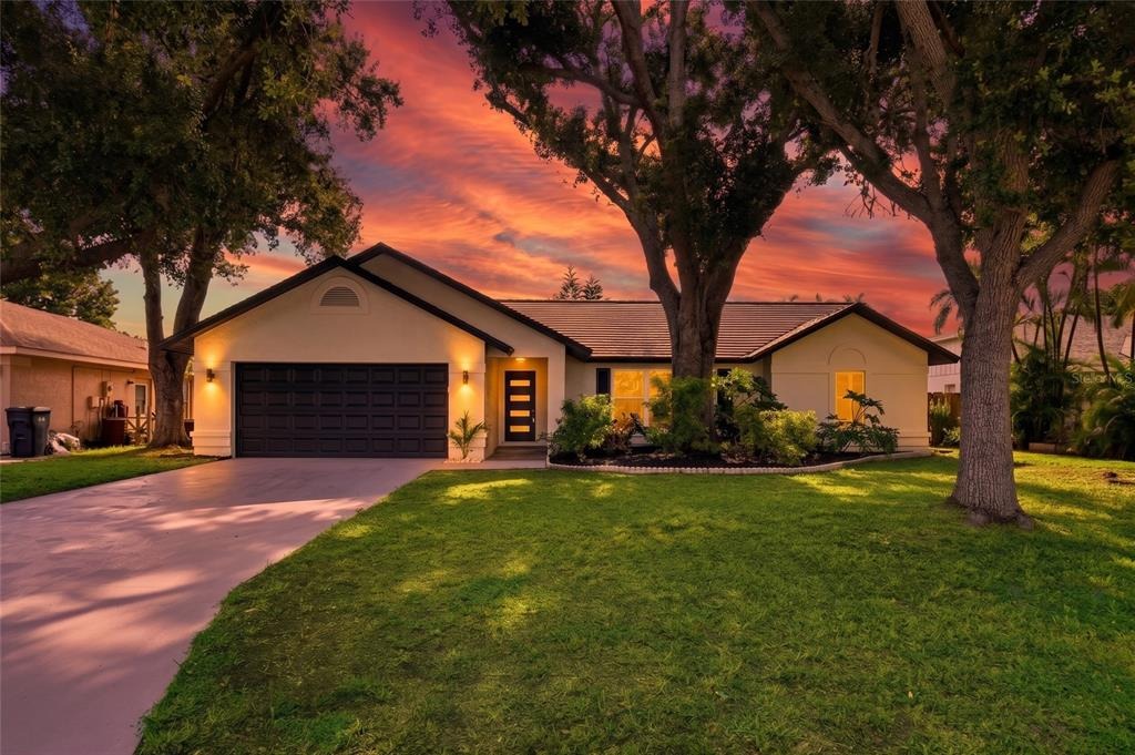 9th Ct, Sarasota, FL 34243