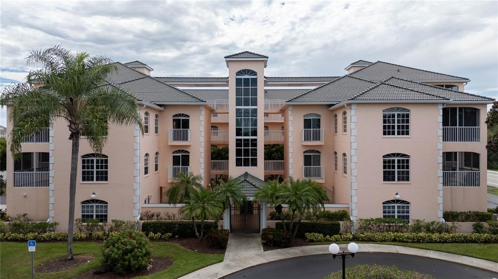 Gondola Park Dr, Venice, FL 34292