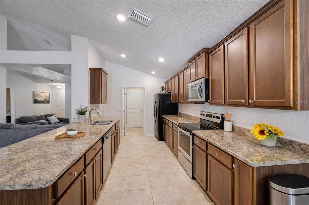 2nd Ct, Ocala, FL 34475 #1