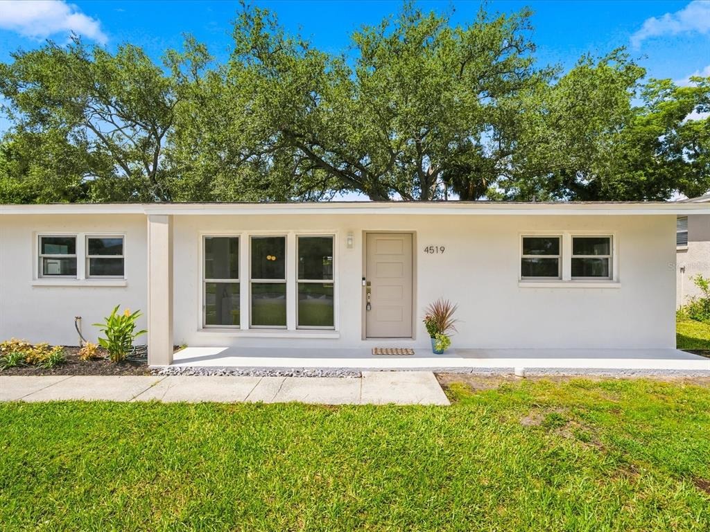 Cooper Pl, Tampa, FL 33611